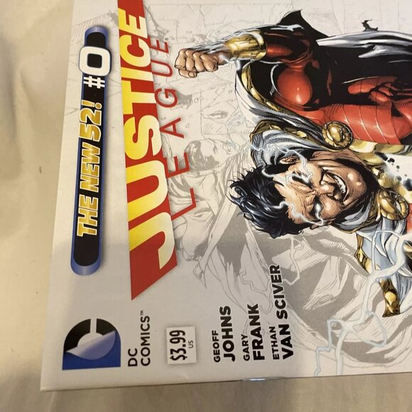Justice League Vol 2 #0 SHAZAM! 2012 Gary Frank Cover Geoff Johns Writer - Picture 8 of 11